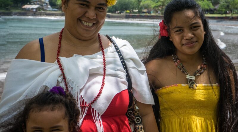 polynesian family, portrait, beach, nuku hiva, marquesas islands, tropical, happy, kids, family, siblings, smiling, polynesian, people, love, enjoying, ethnicity, nature, cheerful, cute