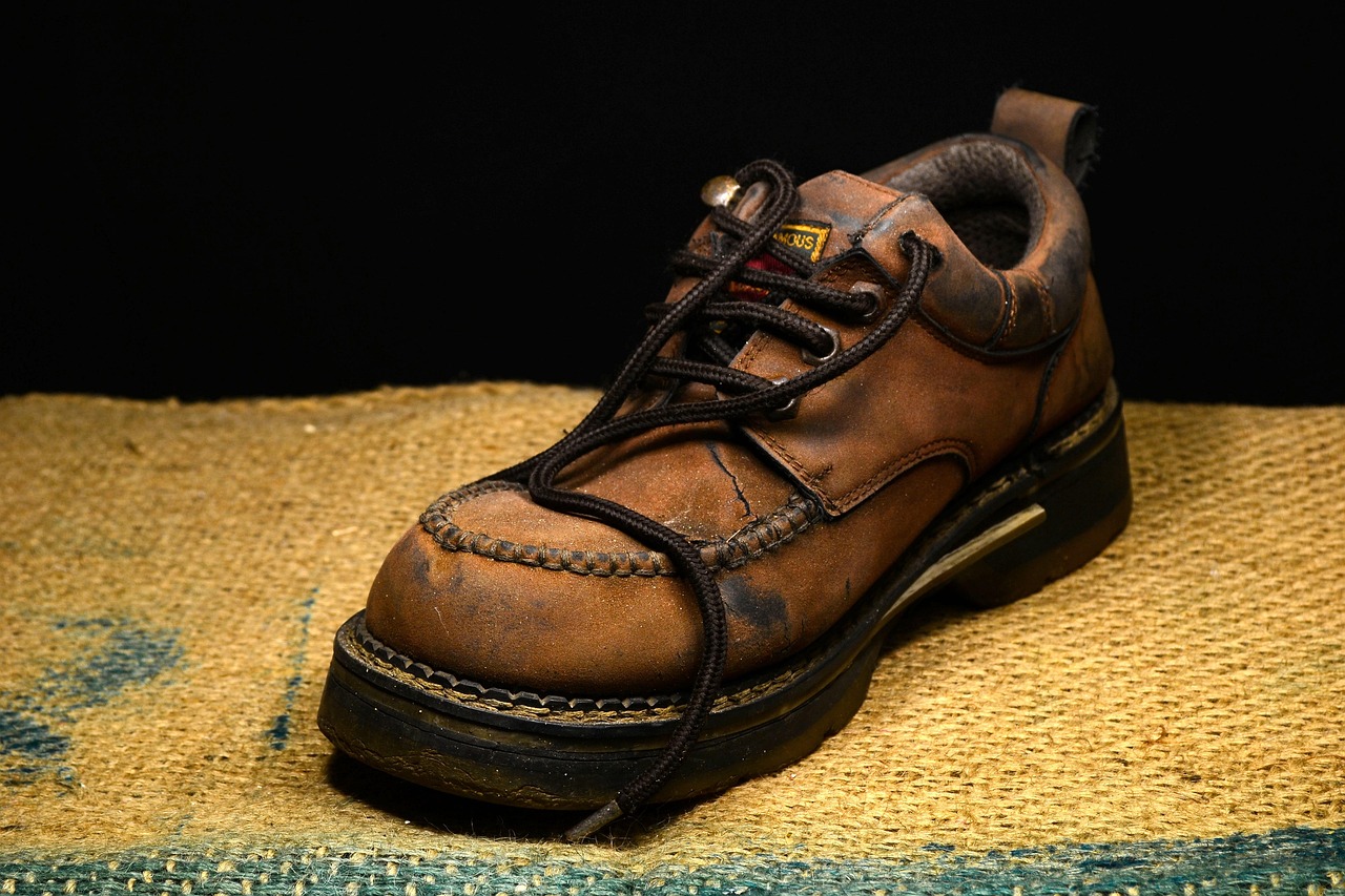 boot, leather, shoe, old, shoestrings, shoelaces, bootlaces, worn, cracked, sri lanka, mawanella, brown shoe, shoe, shoe, shoe, shoe, shoe