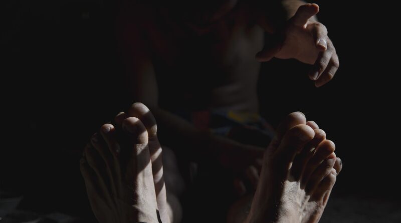 creative, human, leg, hand, surreal, relationship, humanism, iran, ideas, hands, legs, black idea