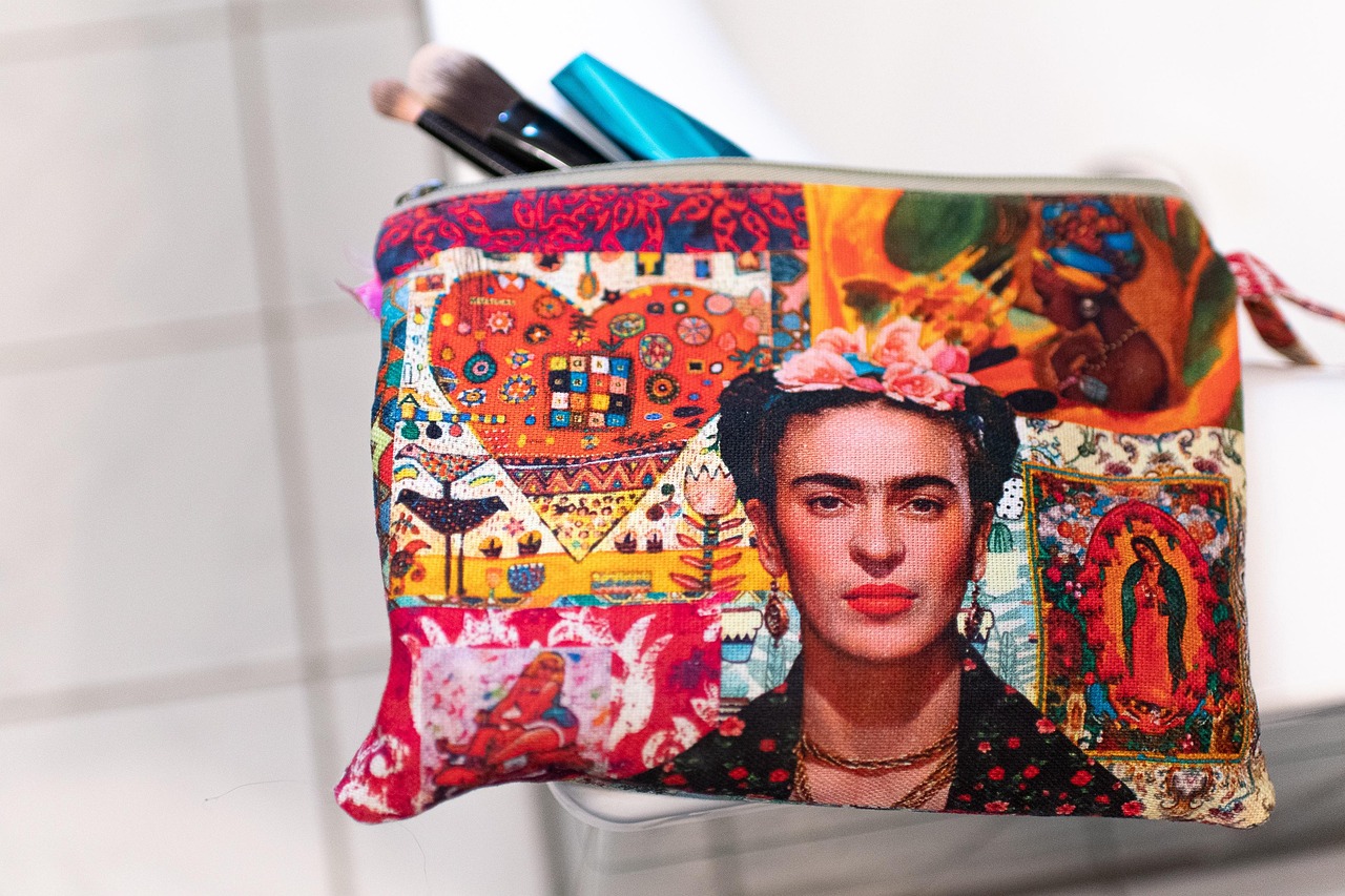 bag, cosmetics, woman, painter, artist, mexican, frida, kahlo, brush, tiles, art, history, frida, frida, frida, frida, frida