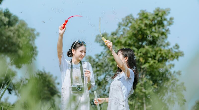 friendship, best friends, women, bubbles, happiness, enjoyment, girls, youth, friends, happy, outdoors